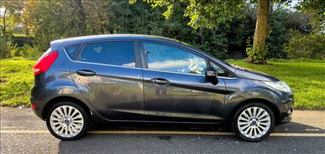 SOLD FORD FIESTA TITANIUM