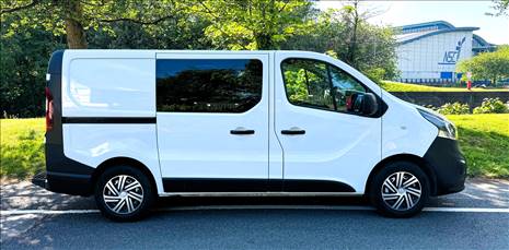 VAUXHALL VIVARO CREW CAB