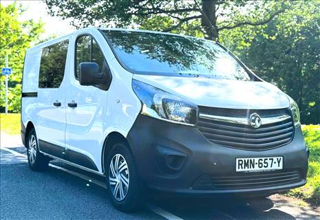 VAUXHALL VIVARO CREW CAB