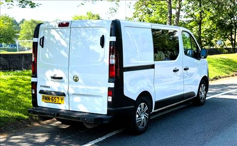 VAUXHALL VIVARO CREW CAB