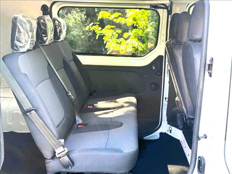 VAUXHALL VIVARO CREW CAB