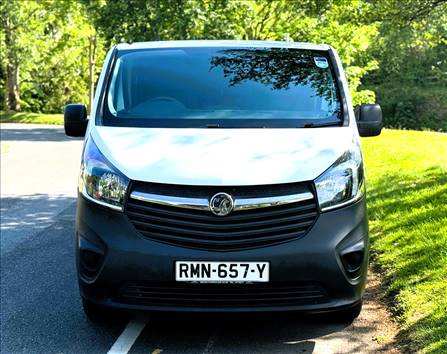 VAUXHALL VIVARO CREW CAB